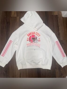 Kansas City Chiefs Football Women’s White Hoodie